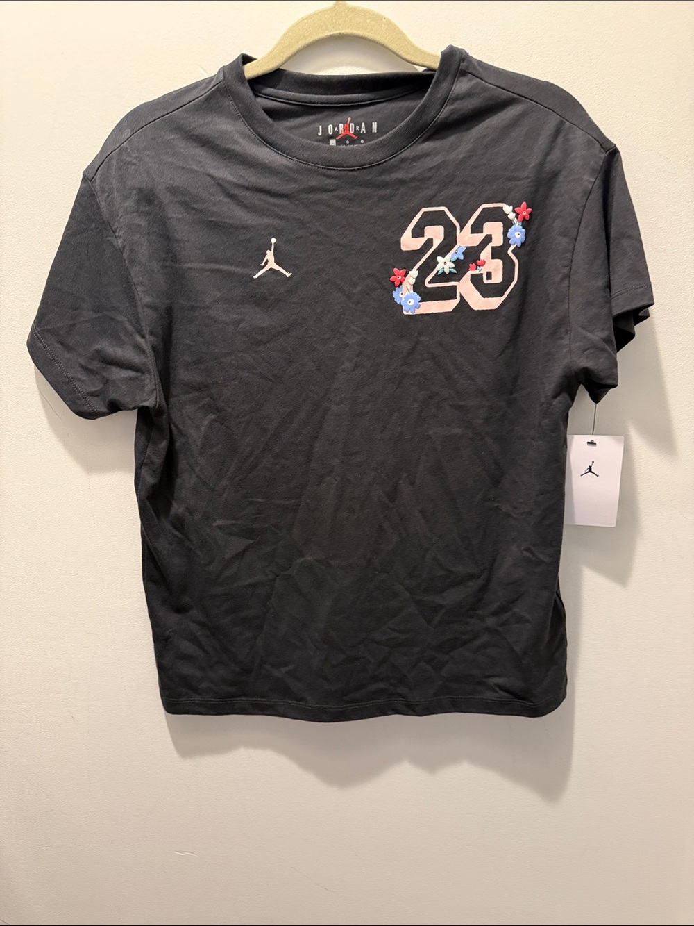 NWT Jordan Sum Blood tee in charcoal size large kids 12-13 years old